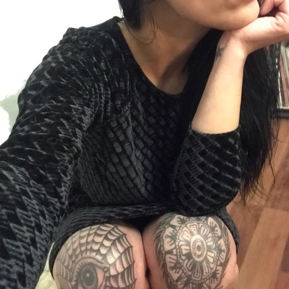 Who, What, Where dress. Size XS. Black Velvet - Picture 6 of 8